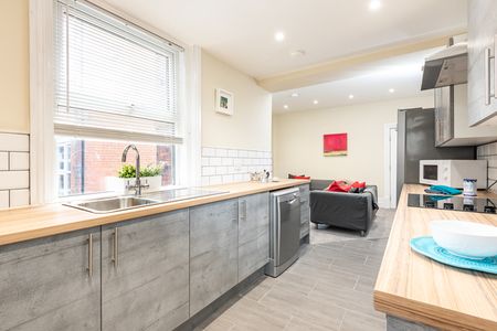 28 Estcourt Avenue, Headingley, Leeds, LS6 3ES - Photo 4