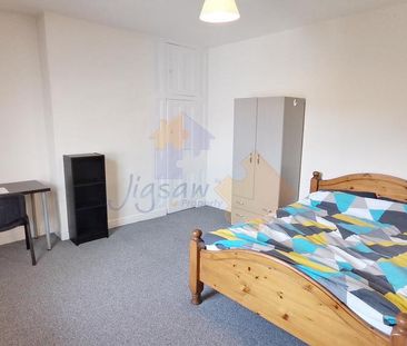 6 bedroom terraced house to rent - Photo 4