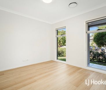 Stunning 5 Bedroom Single Level Home - Great Location! - Photo 1
