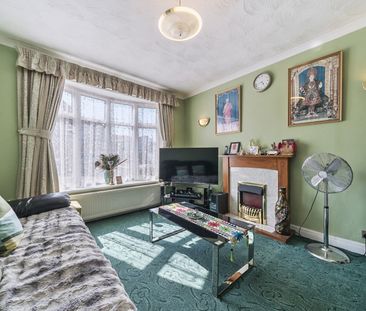 Semi-detached House to rent - Wellington Road, Belvedere, DA17 - Photo 1