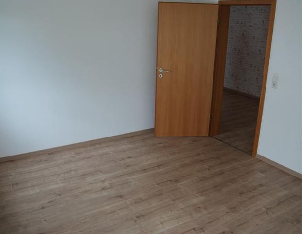 Helle 3-Zimmer-Wohnung mit Balkon in Nordendorf zu vermieten - Foto 1