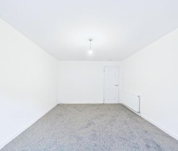 2 bedroom ground floor flat to rent - Photo 5