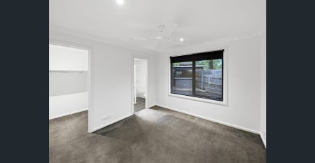 Spacious Three Bedroom Townhouse with Parkside Living - Photo 2