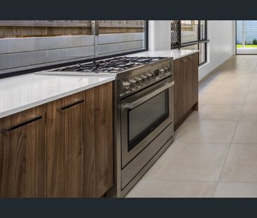 13 Barham Way, Spring Mountain, Qld 4300 - Photo 3