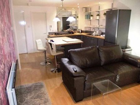 1 bedroom flat to rent - Photo 2