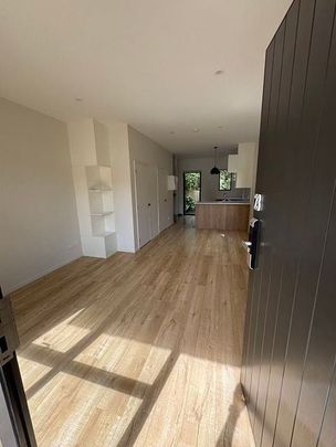Chic 2BR Townhouse in Greenhithe! - Photo 1