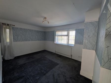 3 bedroom end of terrace house to rent - Photo 4