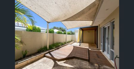 Stunning Furnished Family Home in Bicton - Photo 2