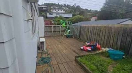 Sunny Two-Bedrooms on the flat Newlands Road - Photo 4