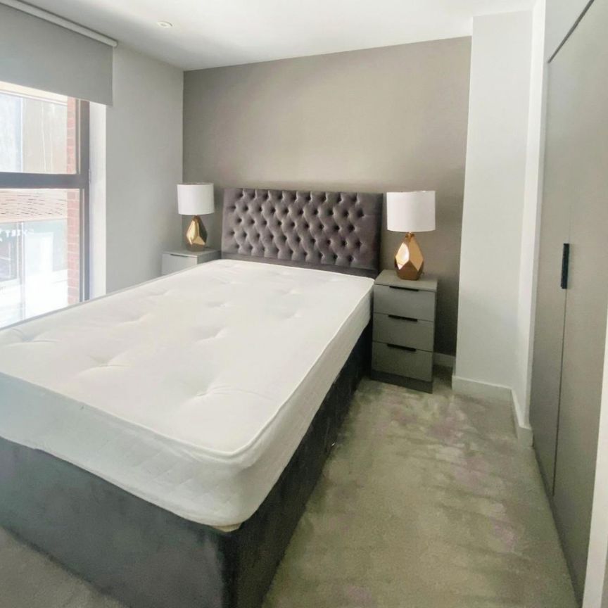 2 bedroom Flat To Let - Photo 1