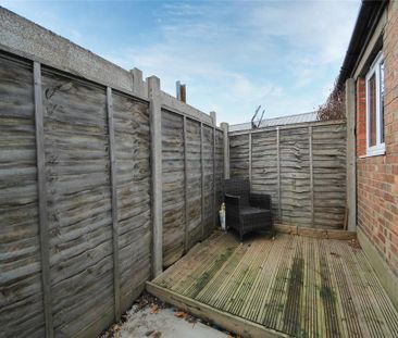 1 bedroom flat to rent - Photo 6