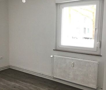 Geräumige 3-Zimmer-Wohnung mit Terrasse in zentraler Lage! - Foto 1