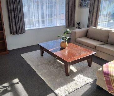 Sunny, spacious and peaceful in St Kilda - Photo 5