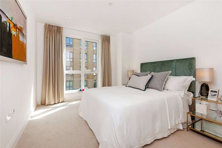A luxury three bedroom apartment with riverside views. - Photo 5