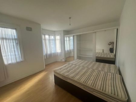 4 bedroom terraced house to rent - Photo 5