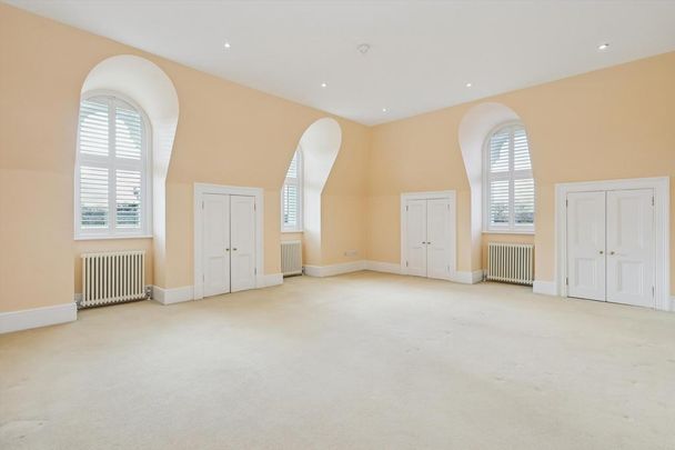 3 bedroom flat to rent - Photo 1