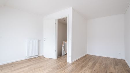 REIHENMITTELHAUS ZUM WOHLFÜHLEN - MIT 5 ZIMMERN, EINBAUKÜCHE UND KLEINEM GARTEN - Photo 4