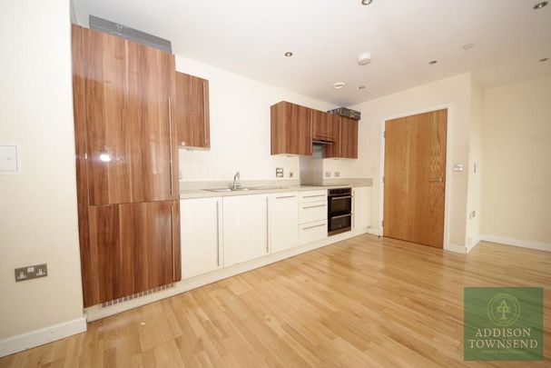 2 bedroom flat to rent - Photo 1