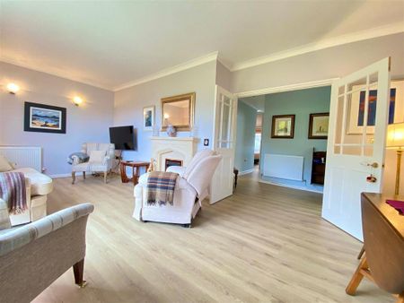 3 bedroom detached bungalow to rent - Photo 3