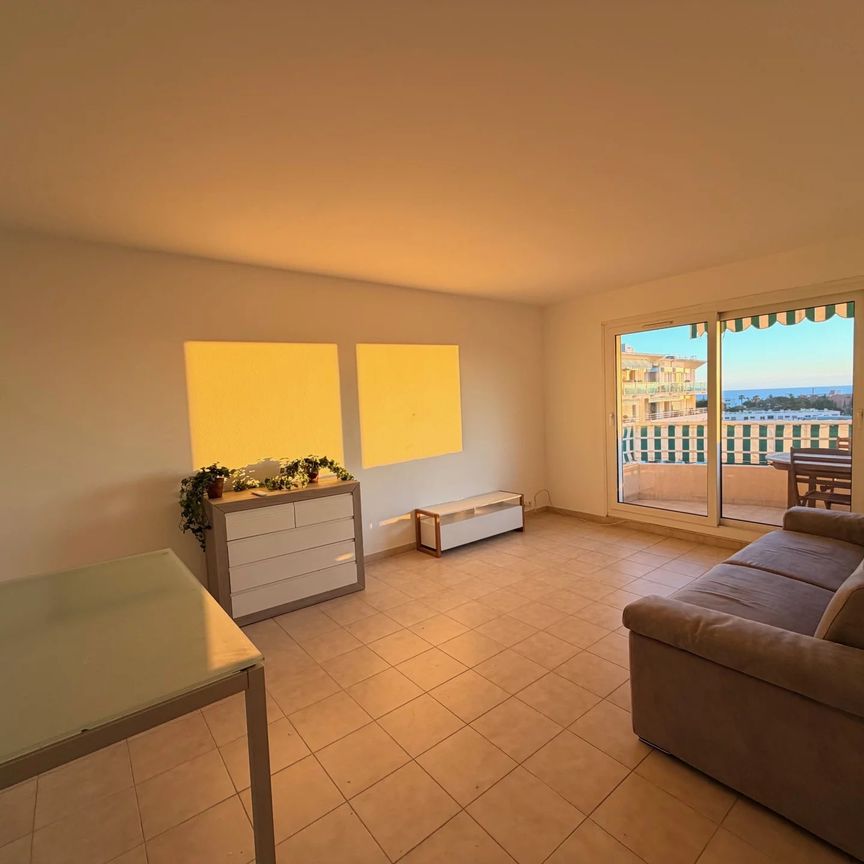 Location Appartement 2 pièces 47m² ST LAURENT DU VAR 06700 - Photo 1