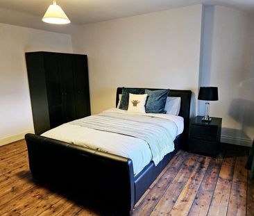 Room in a Shared House, Cleveland Road, M8 - Photo 1