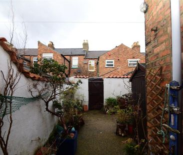 2 bedroom terraced house to rent - Photo 3