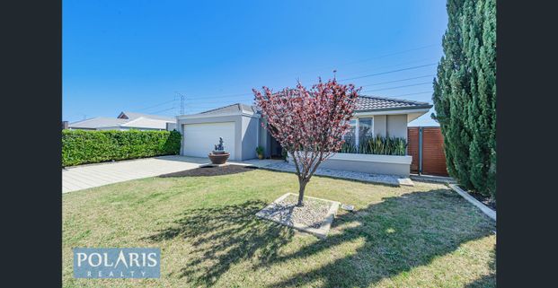 Picture Perfect Executive Home - Photo 1