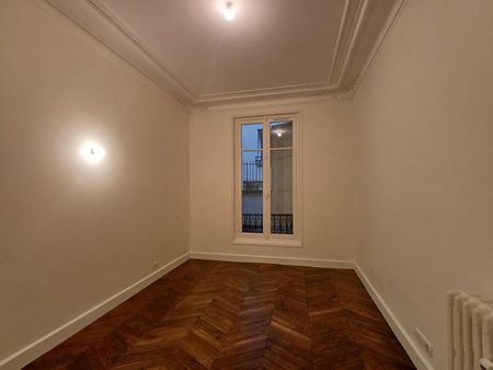 location Appartement F3 DE 109.2m² À PARIS - Photo 2