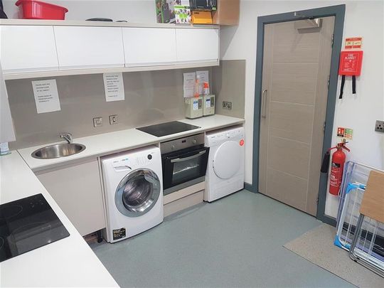 Studio to rent - Photo 1