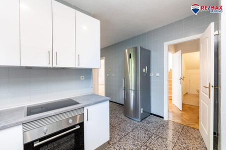 Villafranca del Castillo, Villafranca del Castillo, Community of Madrid 28692 - Photo 3