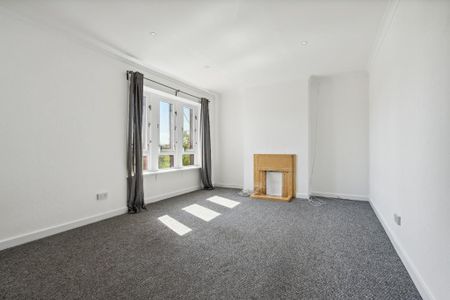 3 bedroom flat to rent - Photo 3