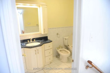 1618 Corkstone Glade #Upper - Photo 3