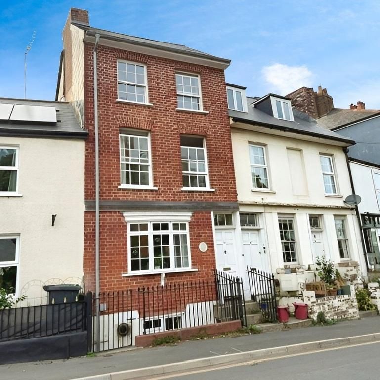 2 bedroom terraced house to rent - Photo 1