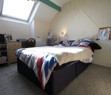 4 Bed - Bright 4 Bedroom House, Crookes - Photo 2