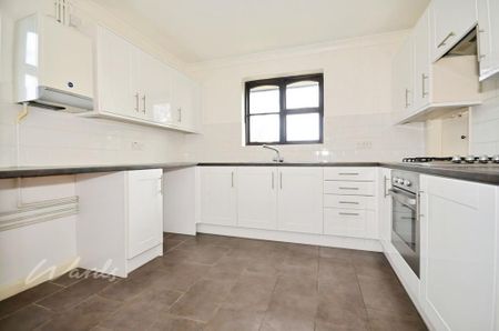 2 bedroom maisonette to rent - Photo 4