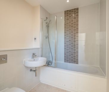 2 bedroom apartment to rent Longley Road, Chichester, PO19 - Photo 3