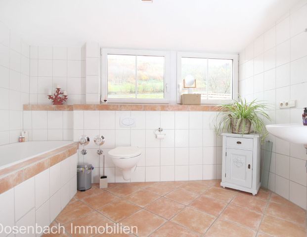 Geschmackvolle 6,5-Zimmer-Wohnung im Kleinen Wiesental zu vermieten - Photo 1