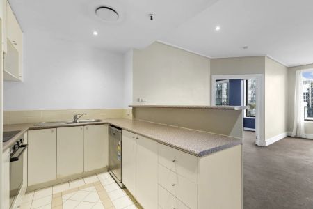 Stylish Living on St Kilda Road - Photo 3