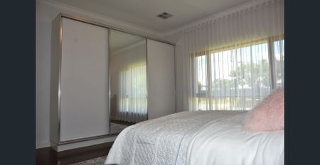 Recently renovated Exceptional living - Photo 5