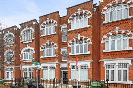 4 bedroom flat to rent - Photo 2