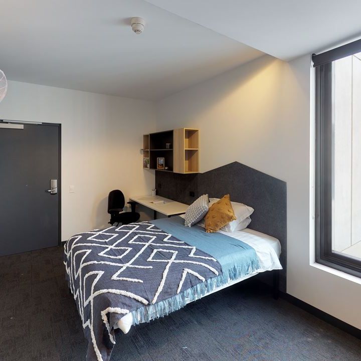 Carlton | Lincoln House | Accessible Bedroom - Photo 1