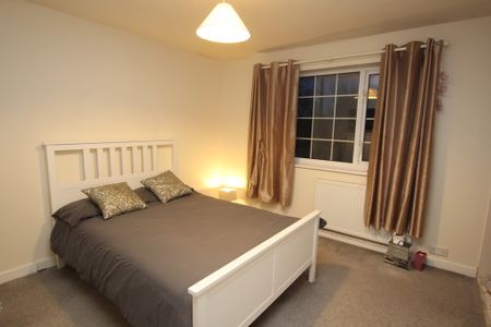 2 Bedroom Mid Terraced House, Chester - Photo 2