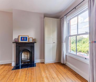 3 bedroom terraced house to rent - Photo 2