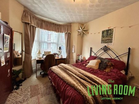 5 bedroom house to rent - Photo 2