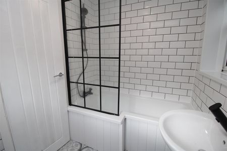 House - Terraced For Rent Princess Street, Abertillery - Photo 5