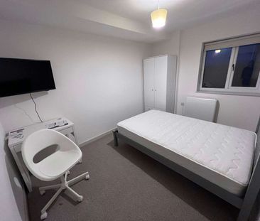 Church Road Flat 2: Room 1 - Photo 3