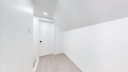 For Lease - 685 Jane Street, Toronto, Ontario - Photo 2