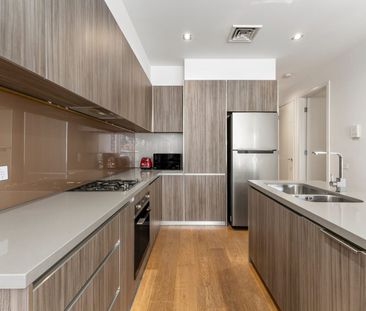 Lifestyle, Location & Low-Maintenance Luxury in the Heart of Brighton - Photo 3