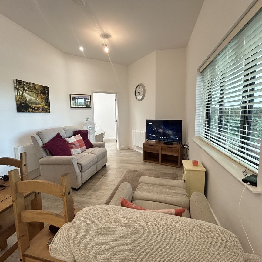 Edinburgh Gate, Harlow - Photo 1