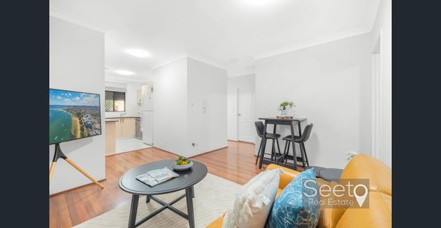 Conveniently located | Opposite School | 5-Min Walk to Station & Shops - Photo 1